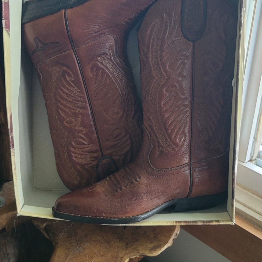 Woman cowboys boots